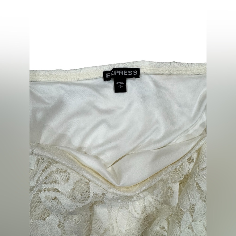 Express Off White Lace Bodysuit - Picture 6 of 7